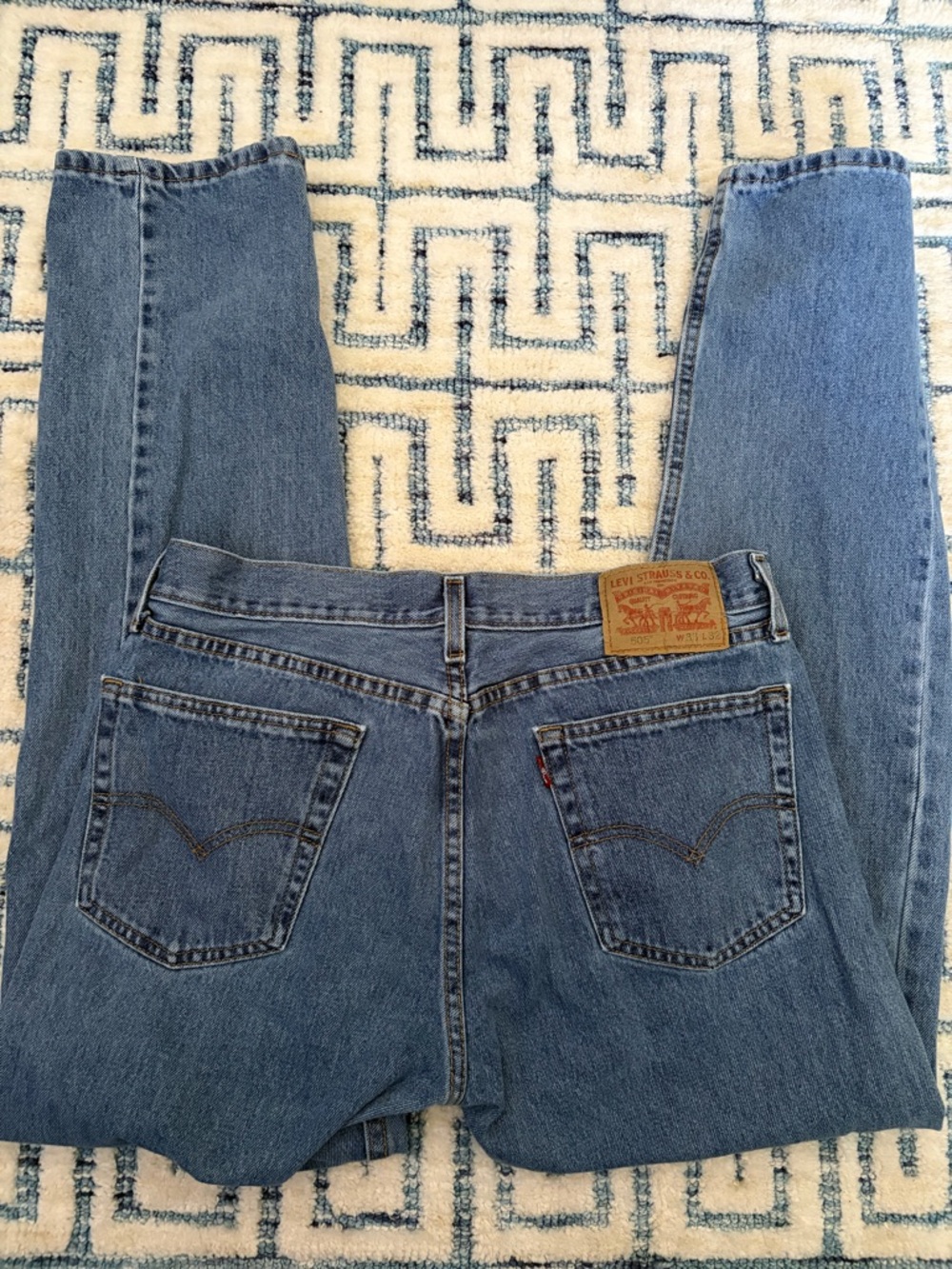 Levi's Men's Medium Blue Straight Jeans - Picture 2 of 4